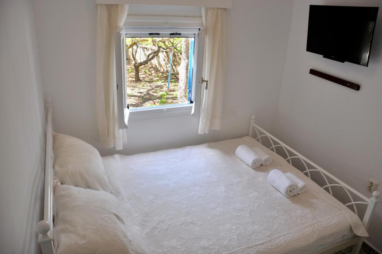 Elena'S Guest House Aegina Exterior foto