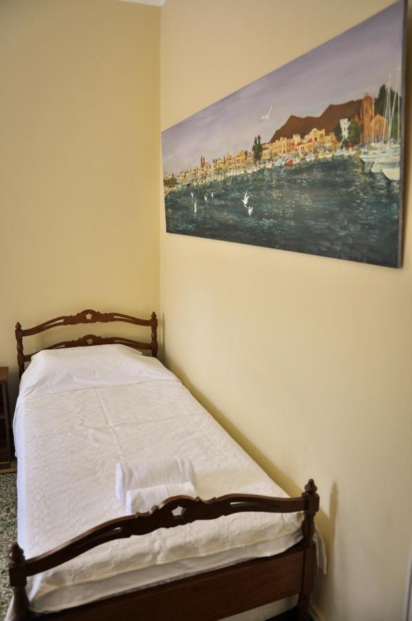 Elena'S Guest House Aegina Exterior foto