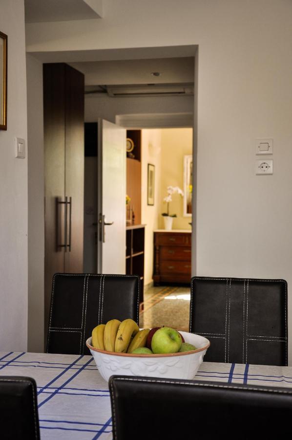 Elena'S Guest House Aegina Exterior foto